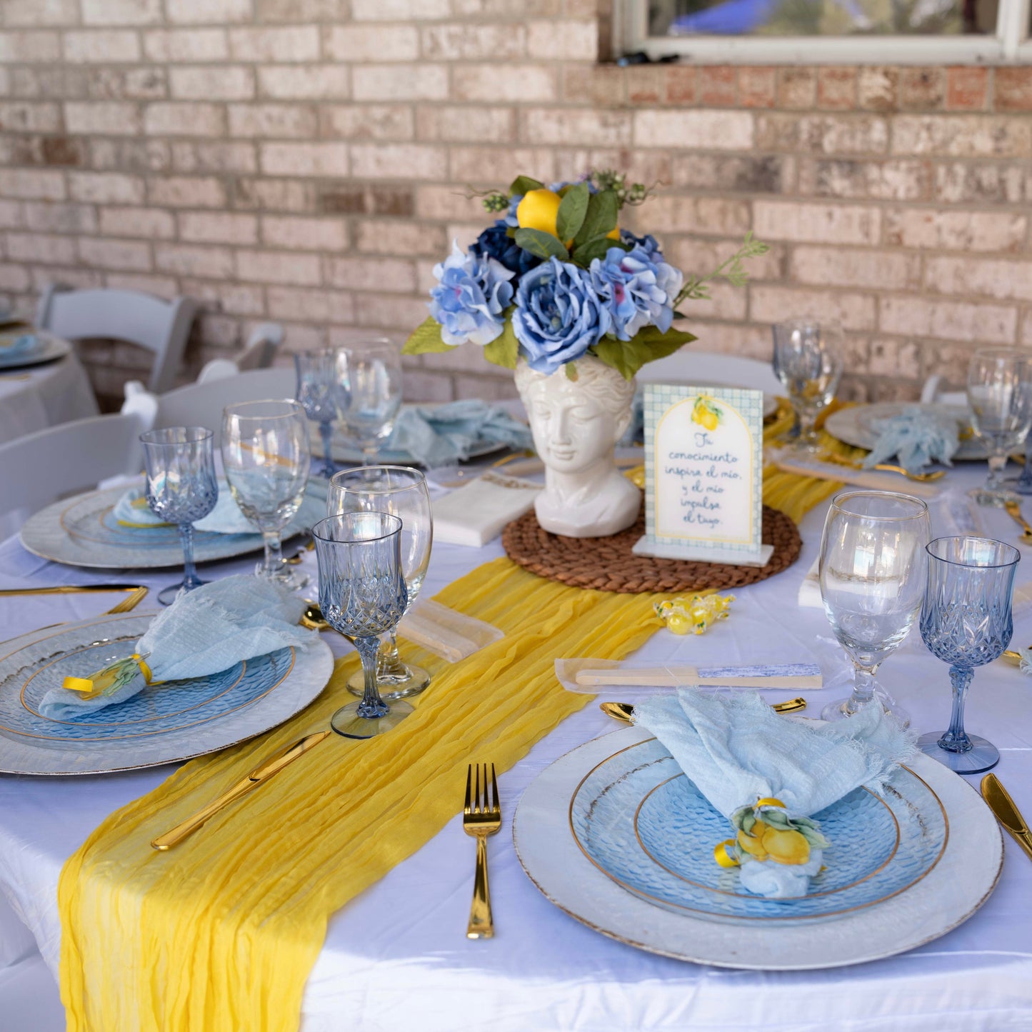 Custom acrylic napkin tags, personalized table décor, wedding napkin rings.