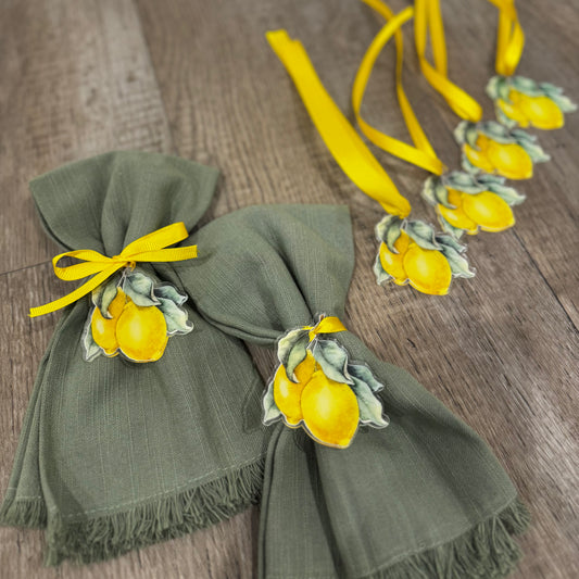 Custom acrylic napkin tags, personalized table décor, wedding napkin rings.